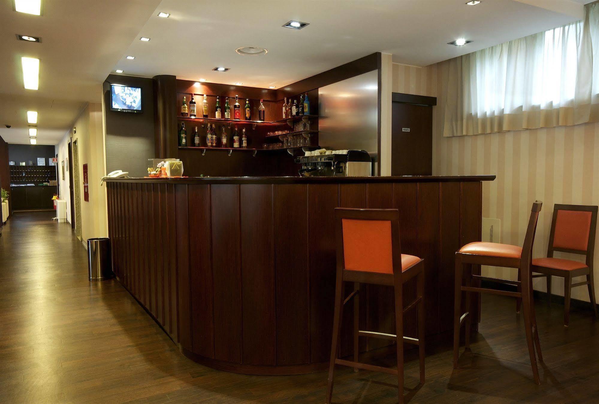 Hotel 2C Legnano Exterior foto